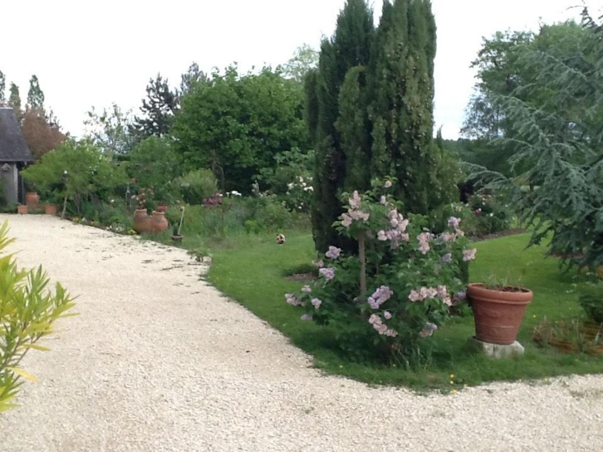 Gite Enchanteur Avec Jardin Prive Et Climatisation Pres Du Chateau D'Azay-Le-Ferron - Fr-1-591-457 Acomodação com café da manhã Exterior foto